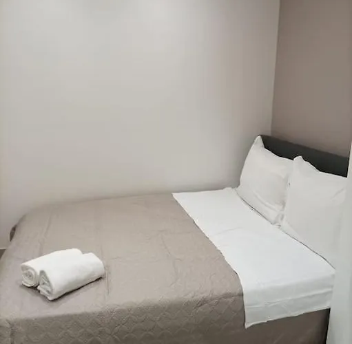 Emplacement De Premier Ordre En Bas Des Plages Et Des Commerces Juan-les-Pins